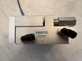 Festo Mini-Chariot Pneumatique SLT-20-10 + Capteur SICK