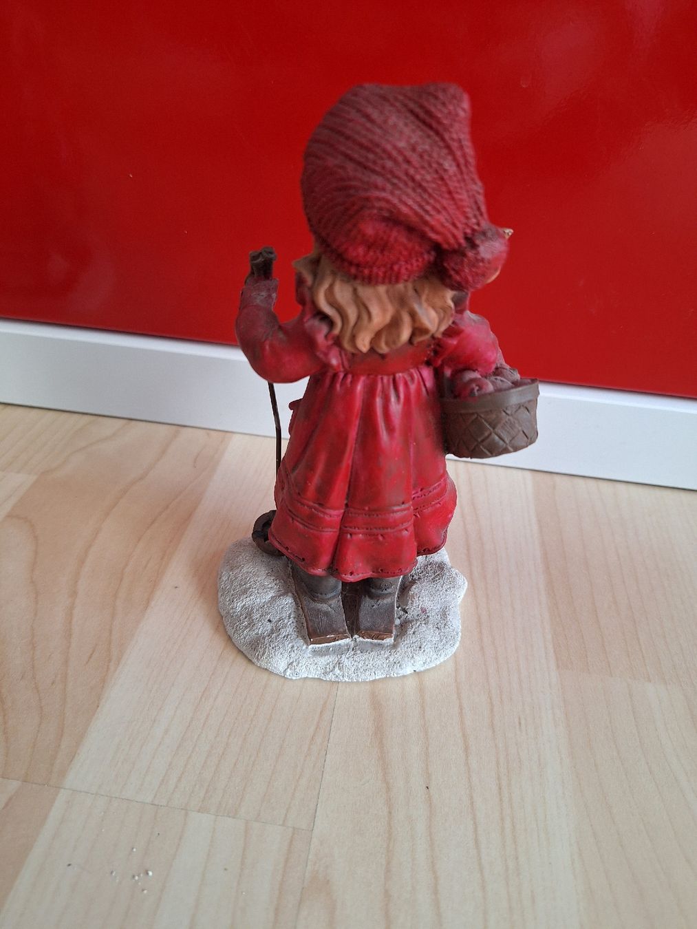 Statuette: Deko Figur Mädchen mit Skiern rot  – Usato da Wanzwil venduto da chlinih93 2