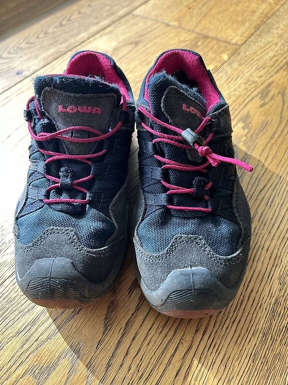 Scarpe per ragazzi: Wanderschuhe für Kinder, Gr.31 – Usato da Egnach venduto da Theblackcrow 1