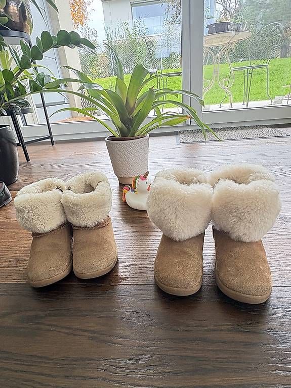 Scarpe per ragazze: Bottines UGG fille  – Usato da Anières venduto da sar_rn29