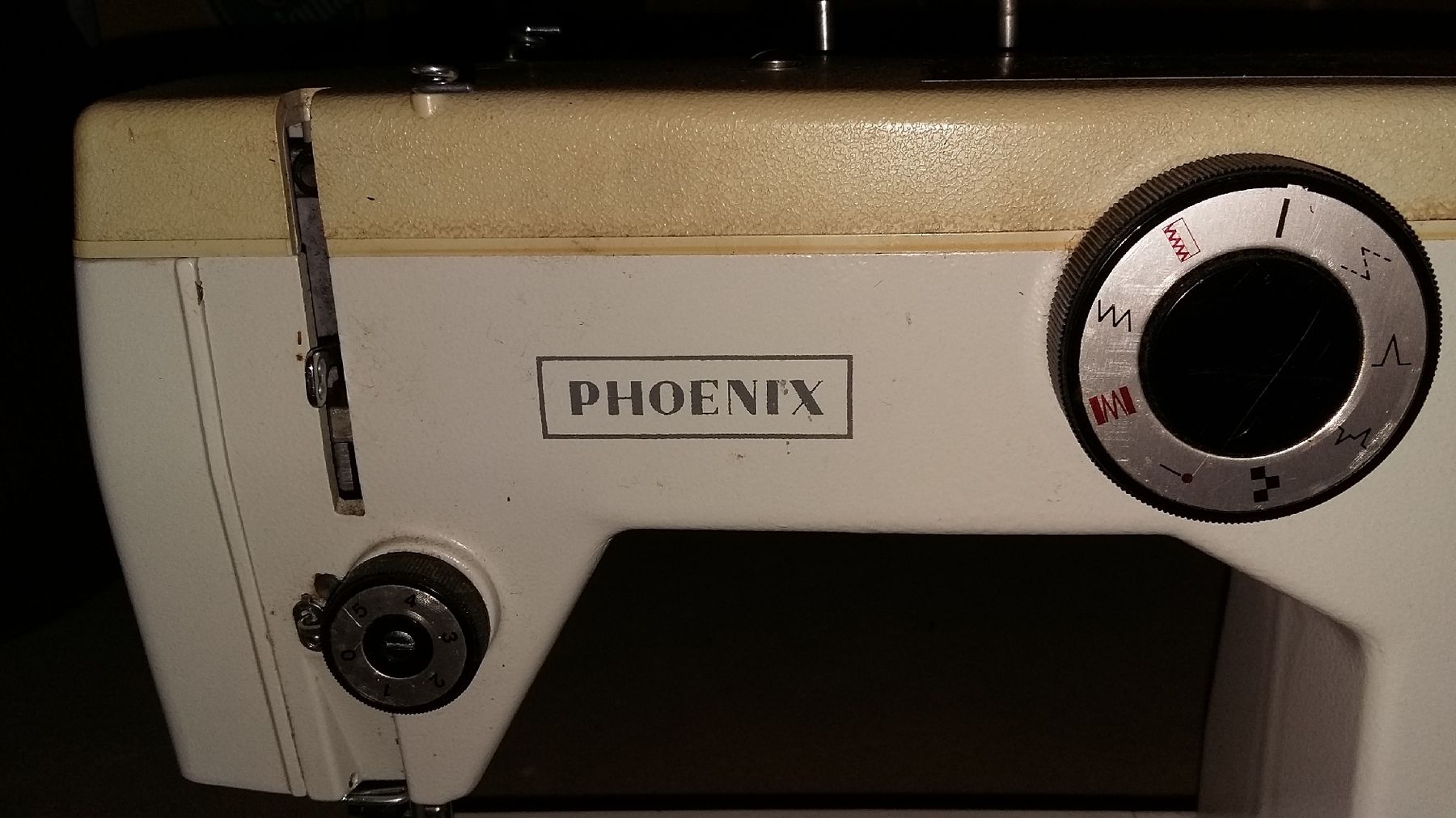 Phoenix Nähmaschinen: alte Nähmaschine der Marke "Phoenix" – Defekt aus Goldau von Soundbookie 2