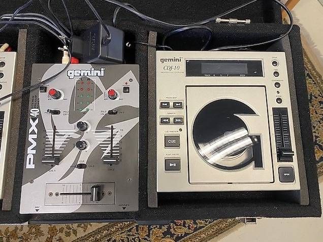 Platines de mixage: GEMINI CDJ 10 x 2, MIT HARTCASE DJ-CD-MIXER-SYSTEM-SETUP – D'occasion à Steinhausen par einzelstueck-brocki 2