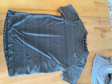 Nike Dri-FIT Trainingsshirt, Grau,