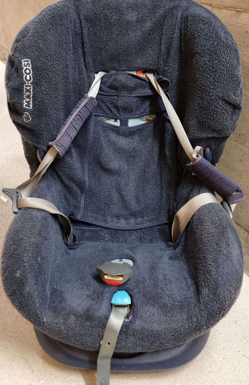 Maxi-Cosi Seggiolini per auto: Maxi-Cosi Babyschale, optional mit Winterbezug – Usato da Zürich venduto da M_s