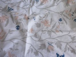 Bettwäsche mit Blumenmuster weiss blau