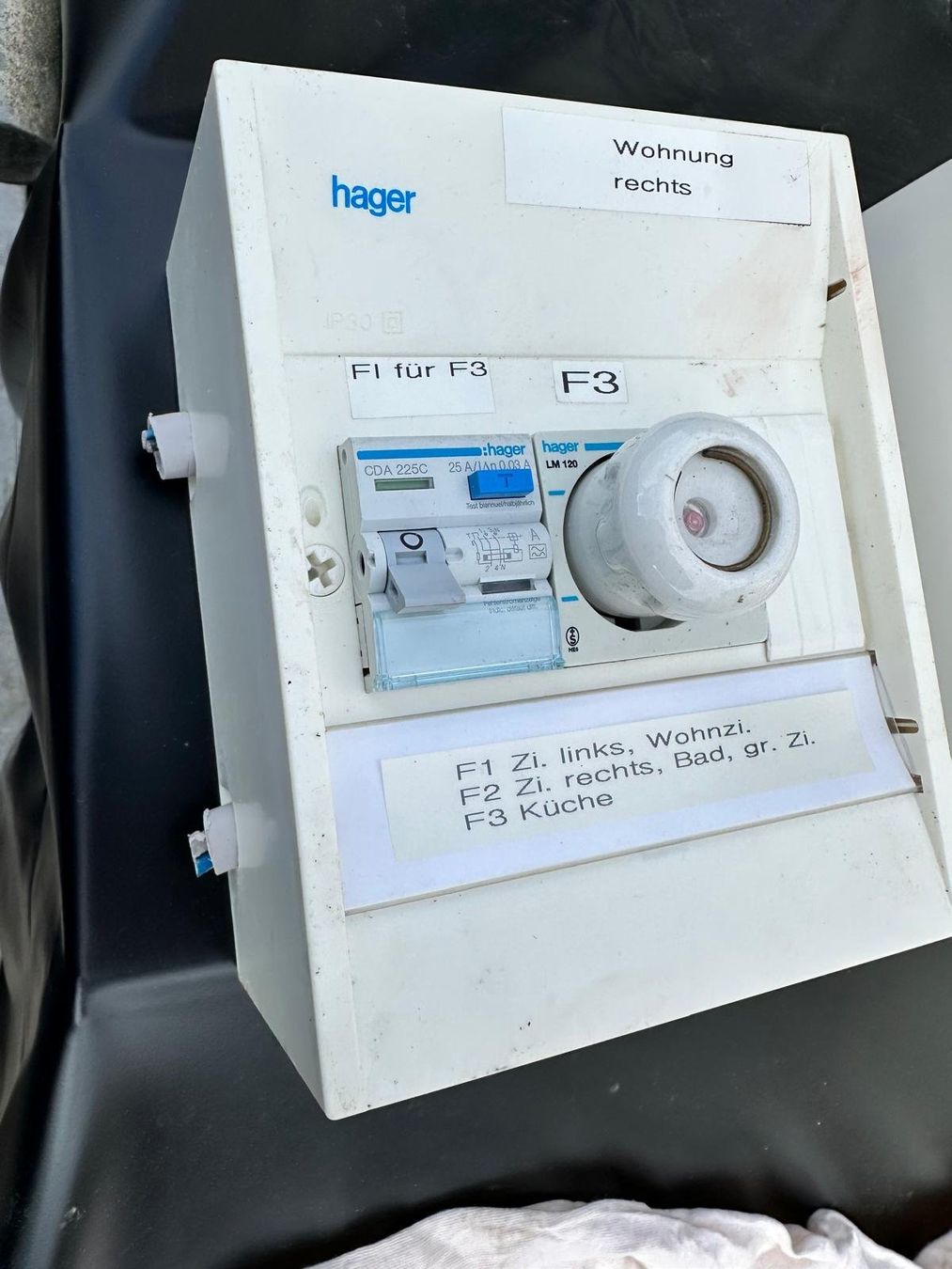 Hager Alimentazione elettrica: Hager Kleinverteiler – Usato da Spreitenbach venduto da Space_X 3