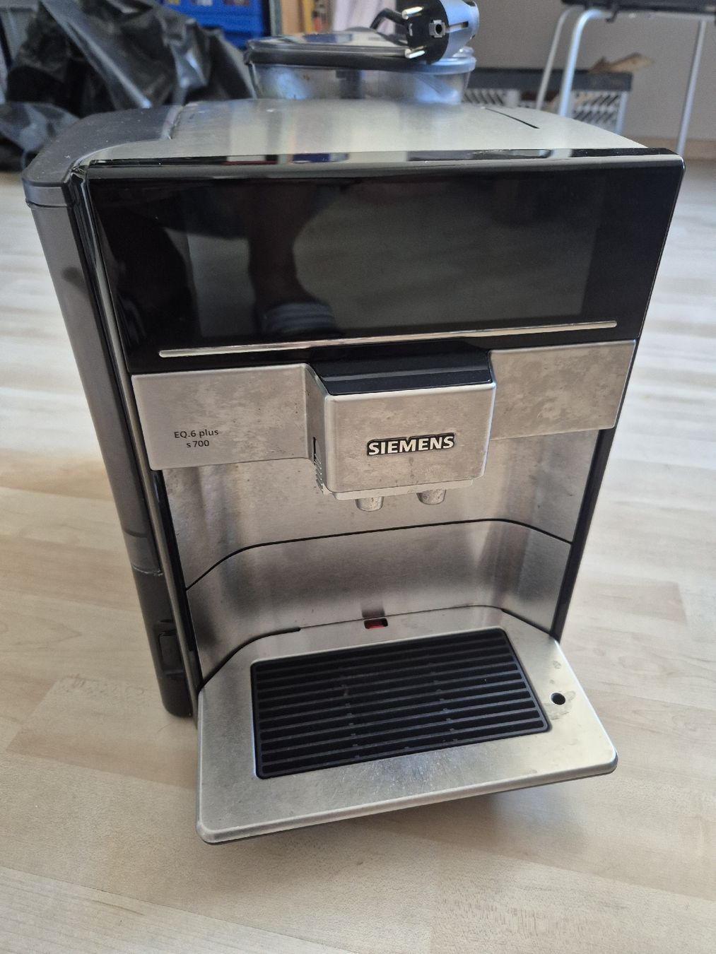 Siemens Macchine per caffè & Macchine per espresso: Kaffeevollautomat Siemens EQ.6 plus s700 – Difettoso da Dinhard venduto da donaldduck74 3