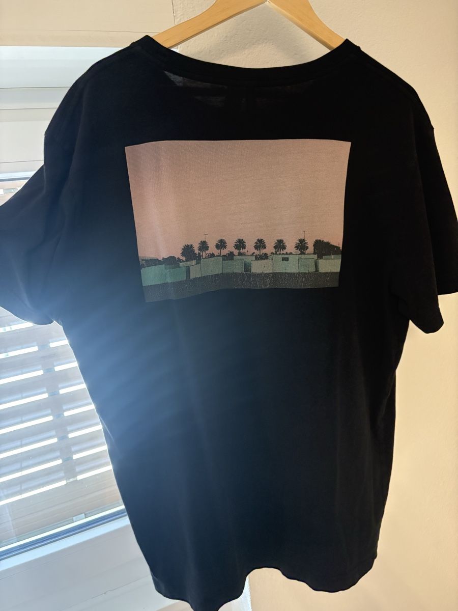 H&M T-shirt: T-shirt Taille L – Usato da Vicques venduto da kev_txq5 1