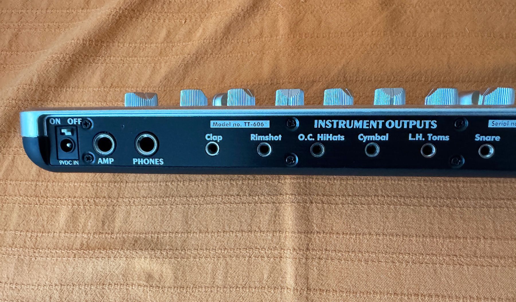 Musikinstrumente: Cyclone Analogic TT-606 Drum Drone Analog Drum Machine – Neu (gemäss Beschreibung) aus Basel von CBassReflex 2