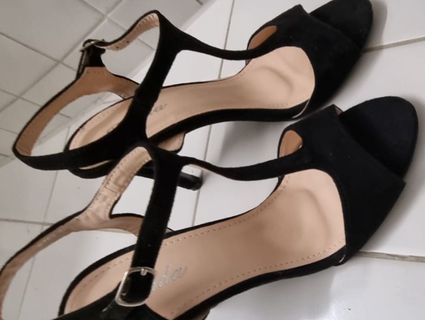 Damenschuhe: Schuhe,  Sandalette Gr. 40 neu schwarz – Neu und originalverpackt aus Geroldswil von Agapanthus22 1
