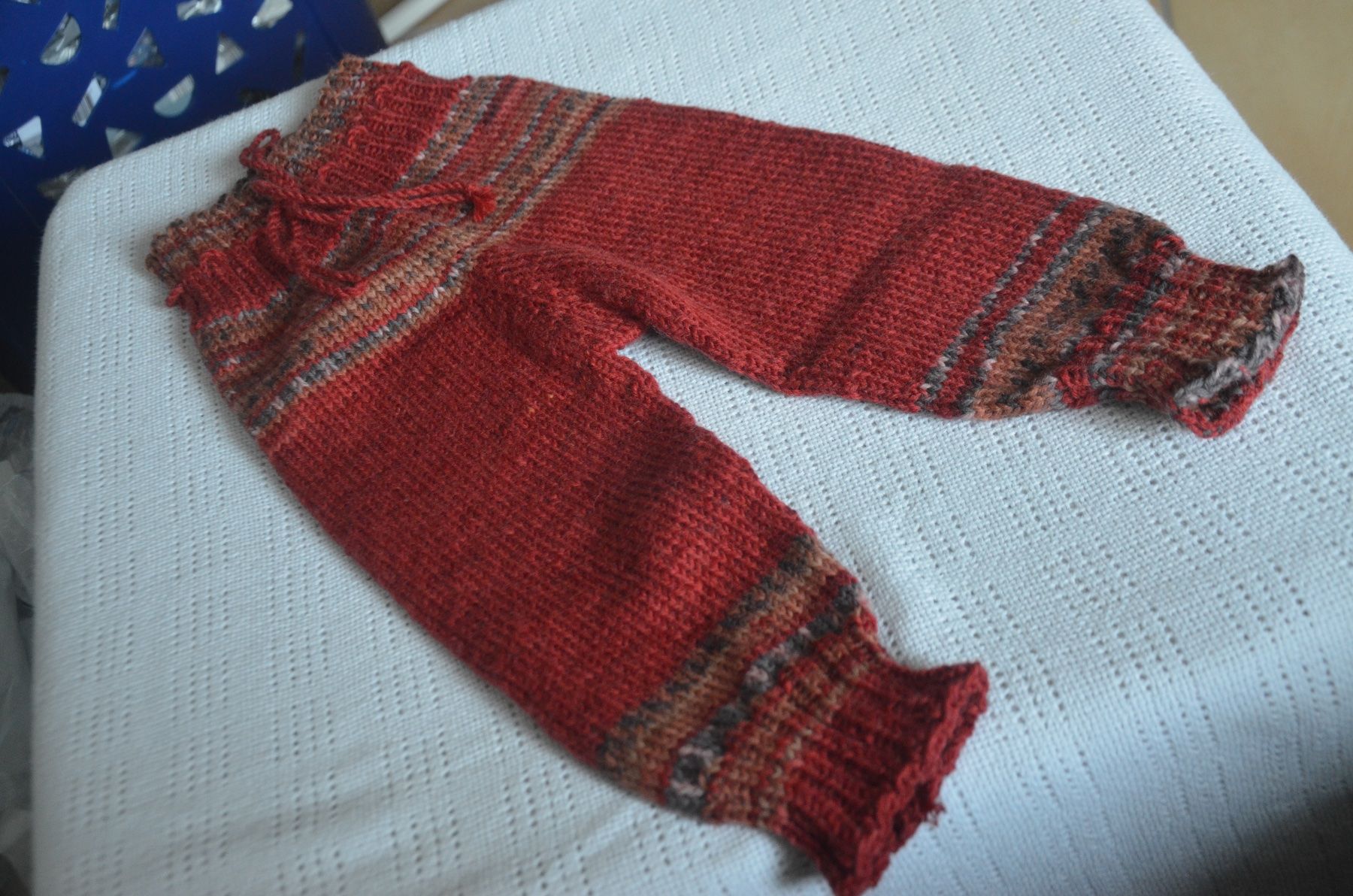 Pantaloni: TAILLE 68 - HOSE NEU - HANDARBEIT – Nuovo e nell'imballaggio originale da Chiasso venduto da Dolly015