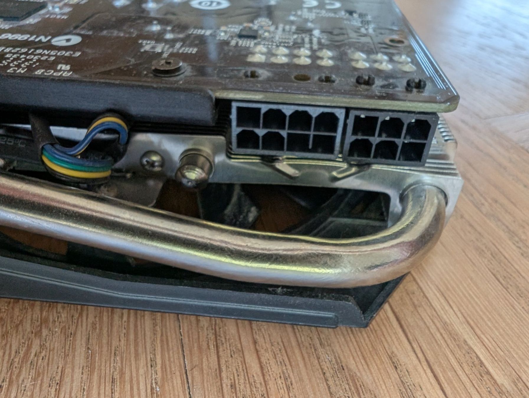 MSI Grafikkarten: MSI GeForce GTX 770, einwandfreier Zustand – Gebraucht aus Zürich von Bluto 2