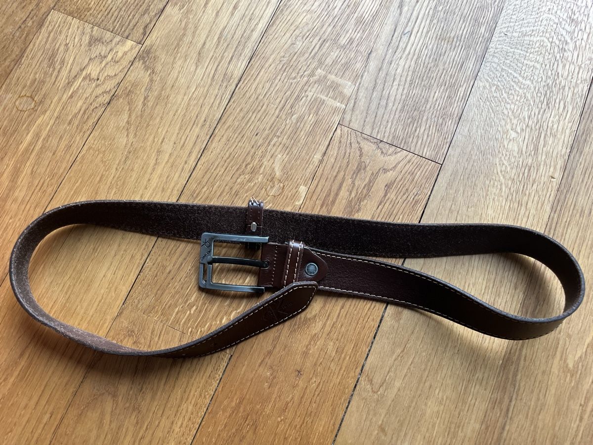 Calvin Klein Ceintures: Gürtel Calvin Klein braun Leder gebraucht – D'occasion à Ostermundigen par infernum