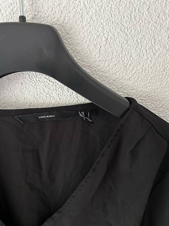 Blusen: Schwarze Bluse – Neu und originalverpackt aus Kehrsatz von mem_2v6k 1