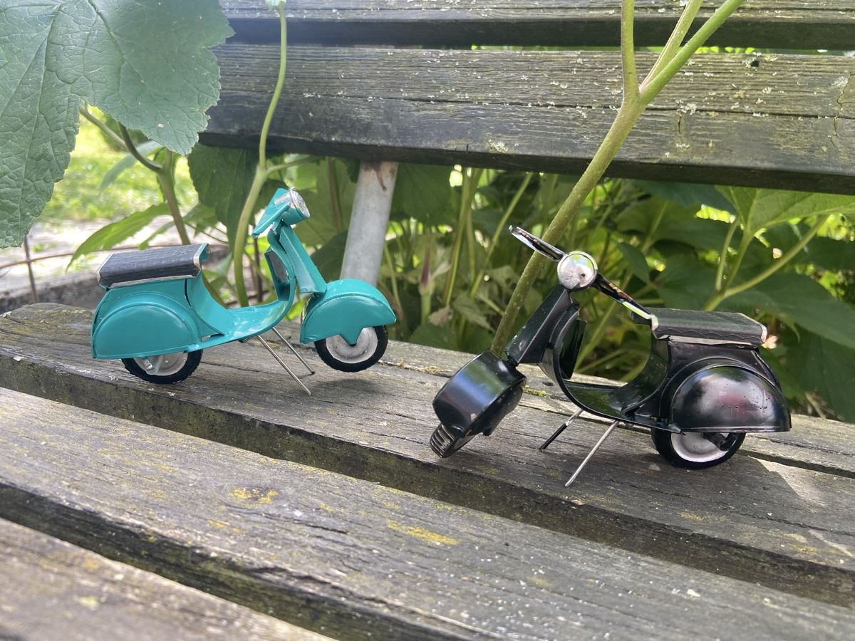 Tutte le decorazioni: Miniatur Vespa aus Blech – Nuovo (secondo la descrizione) da Aarau venduto da maleanthe 2