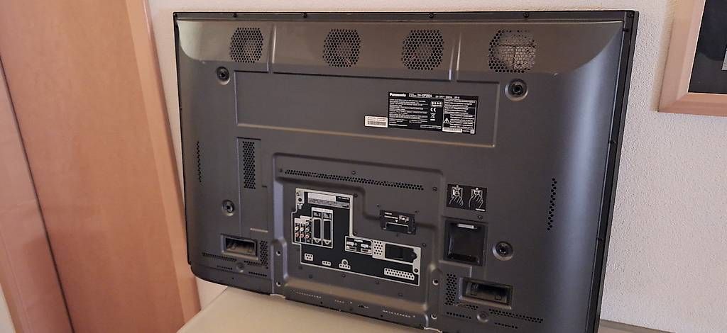 Appareils TV: TV Panasonic 42" – D'occasion à Les Hauts-Geneveys par Gillouone 3
