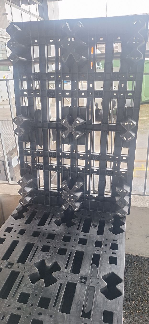Pallets: Kunstoffpaletten 1200x800 – Usato da Oberriet SG venduto da Poketcm 2