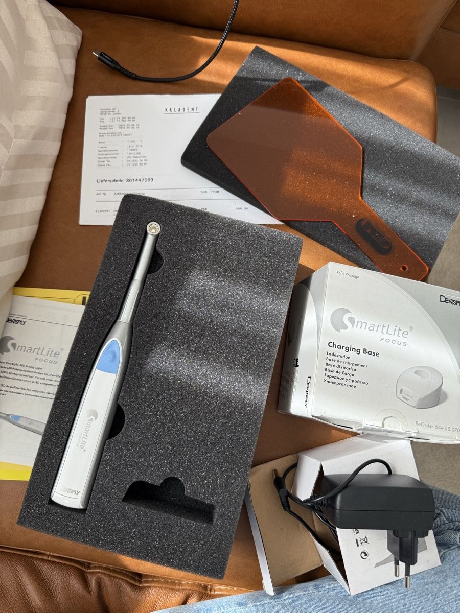 Medizinische Geräte: Polymerisationslampe Dentsply – Gebraucht aus Gebenstorf von sdent 2