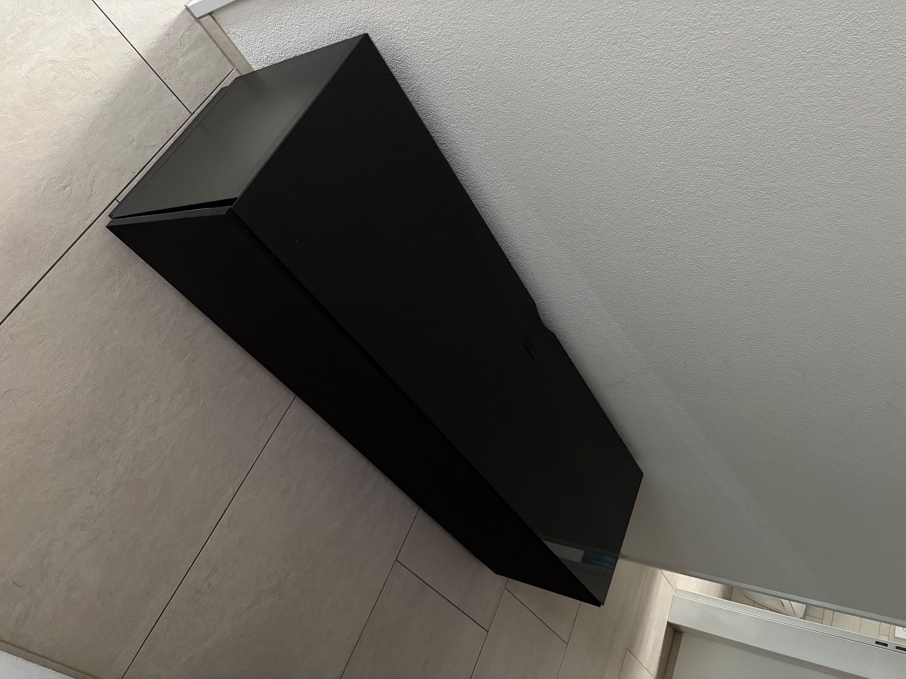 TV Möbel: TV-Lowboard schwarz mit Klappe – Gebraucht aus Lachen SZ von SiriusVegas 1