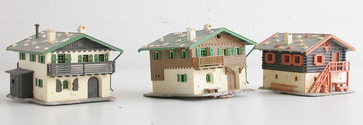 Modelleisenbahnen: Pola 3 Berghäuser zu Spur H0 – Gebraucht aus Oberwil BL von Klang