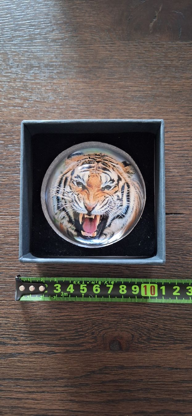 Tutte le decorazioni: Briefbeschwerer mit Tiger NEU OVP – Nuovo e nell'imballaggio originale da Arisdorf venduto da nde_q52j