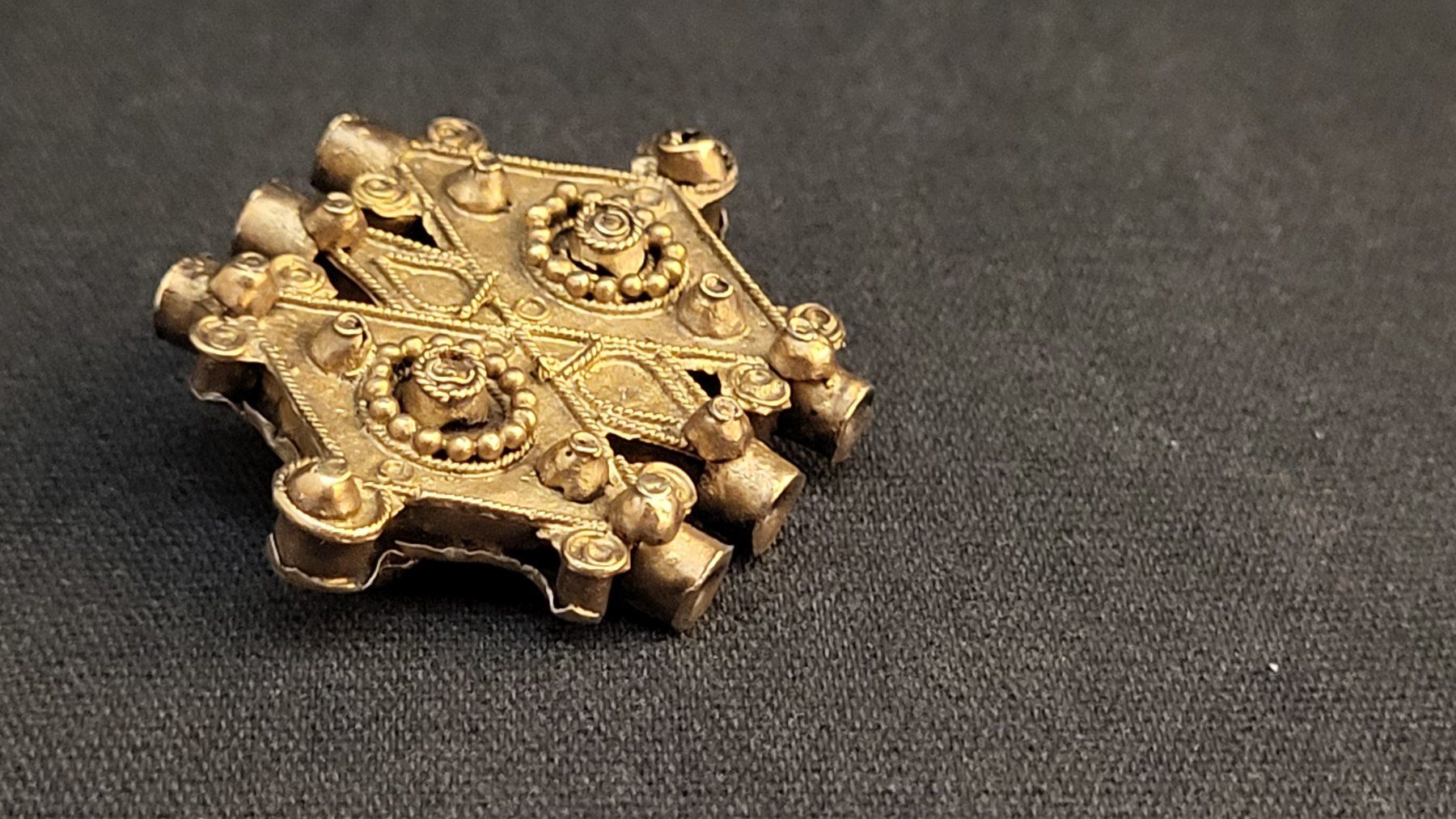 Broches & Aiguilles: Antike Brosche – D'occasion à Basel par spinne02 2