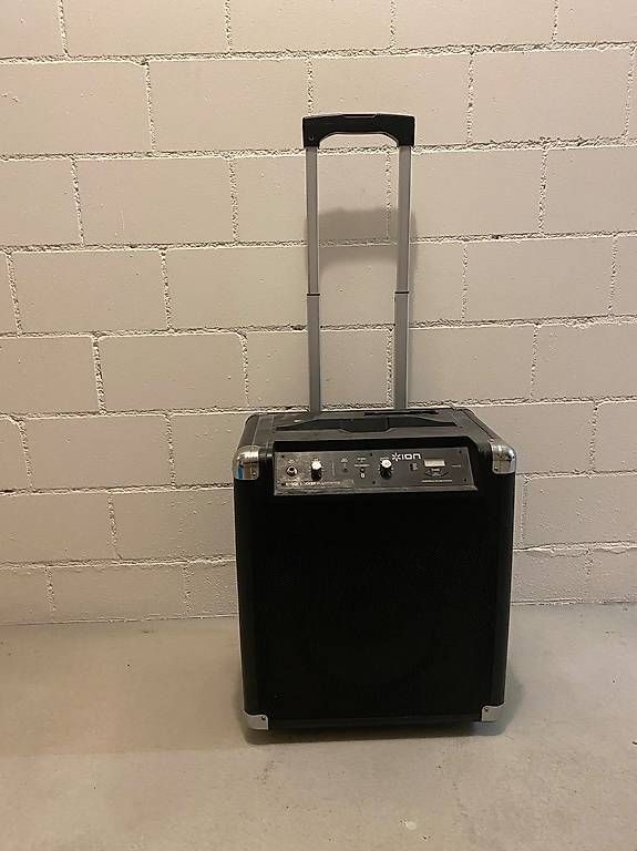 Casse acustiche: ION Block Rocker Bluetooth Lautsprecher mit Trolleygriff – Usato da Gutenswil venduto da Benist89
