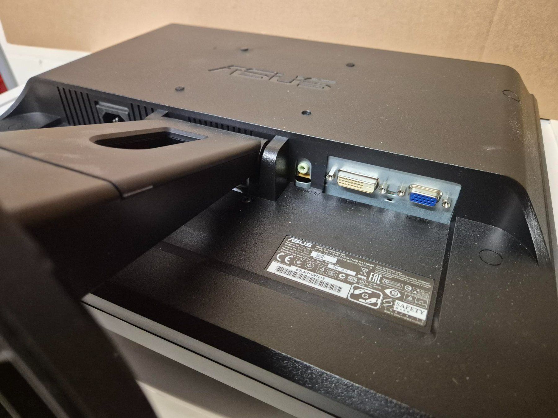 Asus Monitor: Monitor ASUS 19 Zoll – Usato da Illnau venduto da Wlamprecht 1