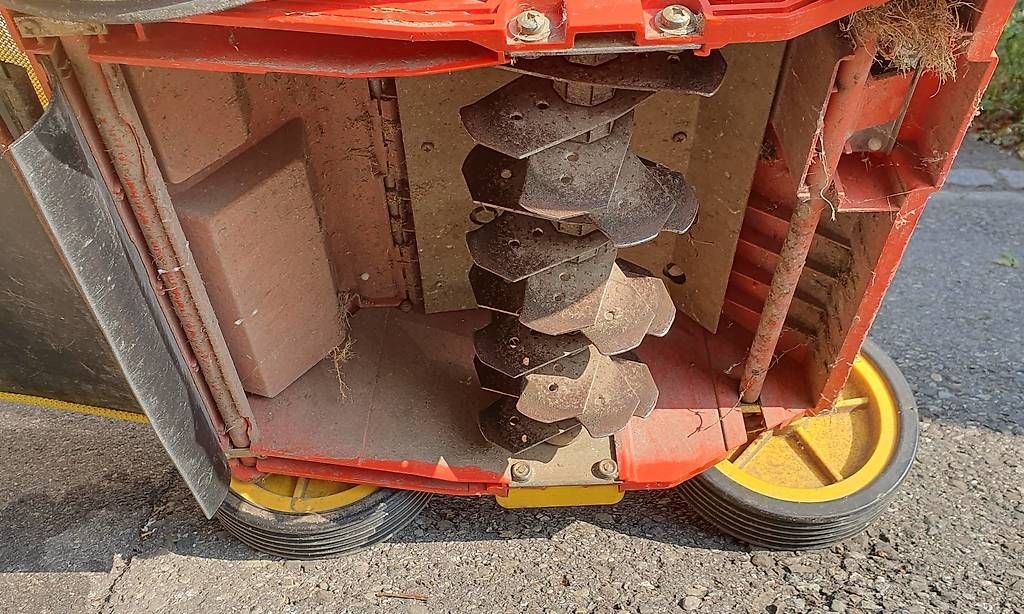 Wolf Garten Bodenbearbeitungsgeräte: Vertikutierer- Rasenlüfter, mit Benzinmotor, Wolf – Gebraucht aus Winterthur von BauTeilLaden2000 2