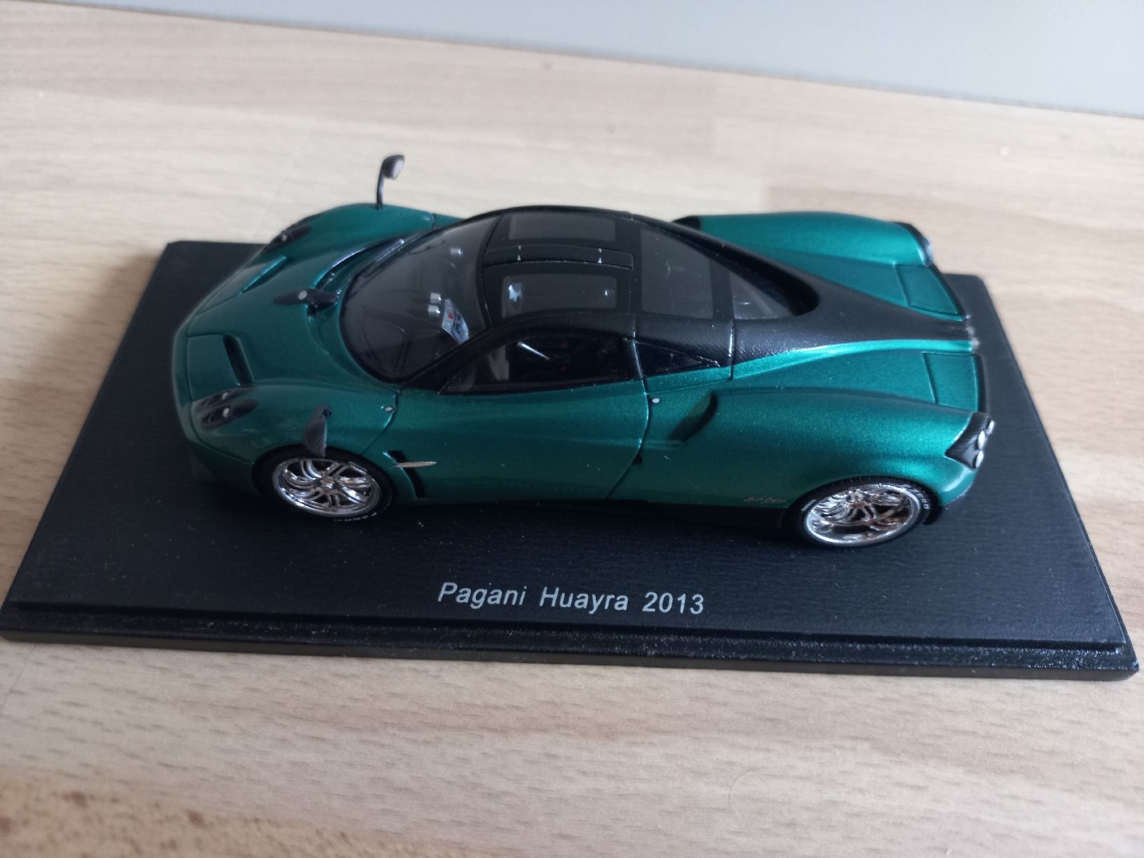 Spark Modellini d'auto: Pagani Huayra 1/43 Spark – Usato da Attalens venduto da remy_s00 1