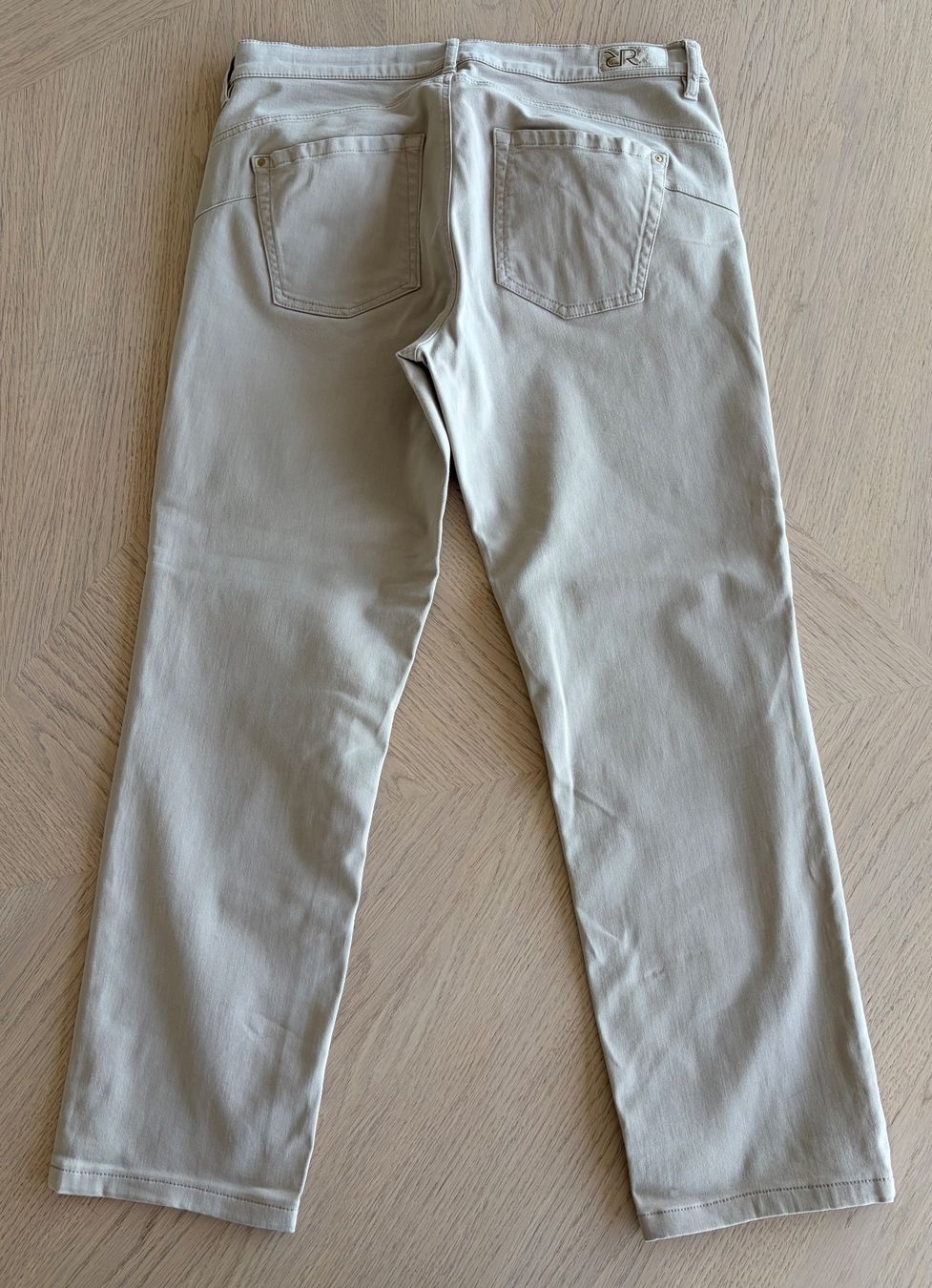Raffaello Rossi Pantaloni: RAFFAELLO ROSSI leichte Jeans Gr.38 NP249,- – Usato da Degersheim venduto da Starkigel 2