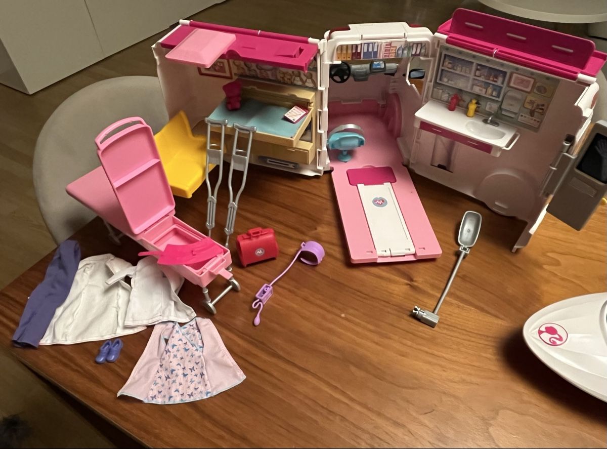 Jouets: Barbies – D'occasion à Luzern par ros_bgg6 5