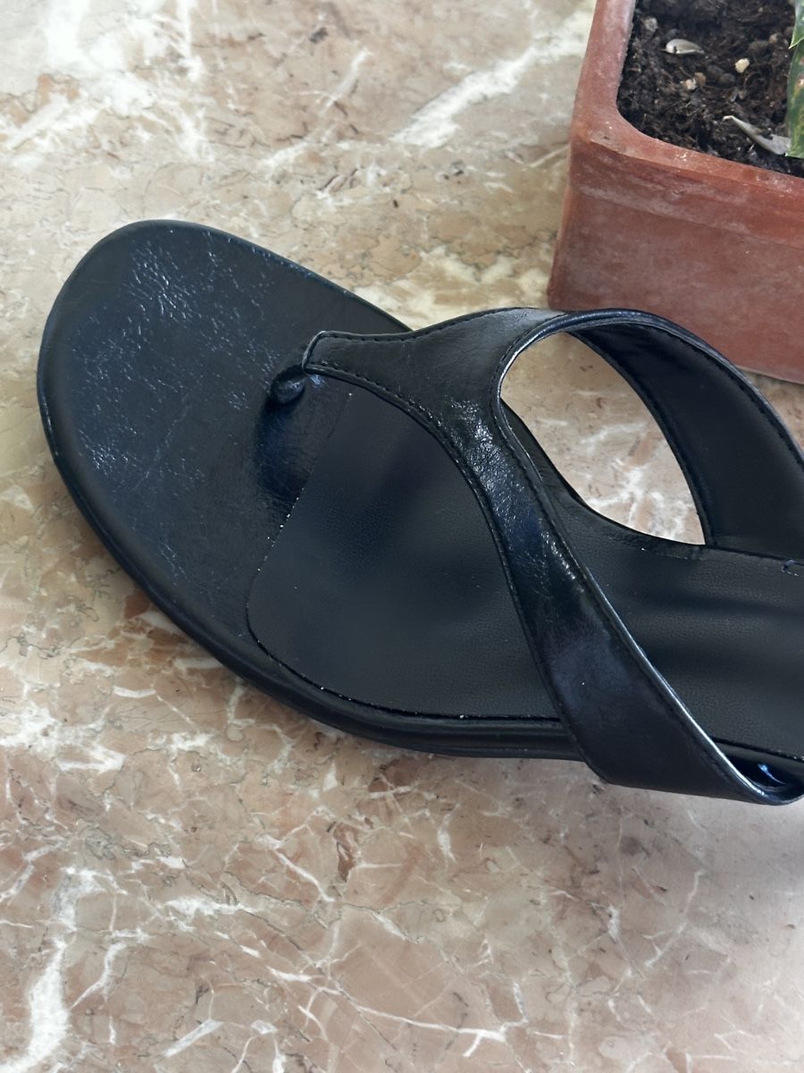 Damenschuhe: Sandalen mit Absatz schwarz Grösse 42 neu – Neu und originalverpackt aus Schlieren von axe_nr8f 4