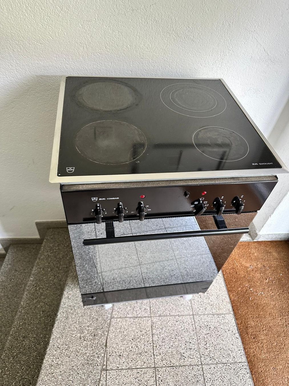 V-Zug Forni: Backofen mit Glaskeramik V-ZUG – Usato da Spreitenbach venduto da Space_X 1