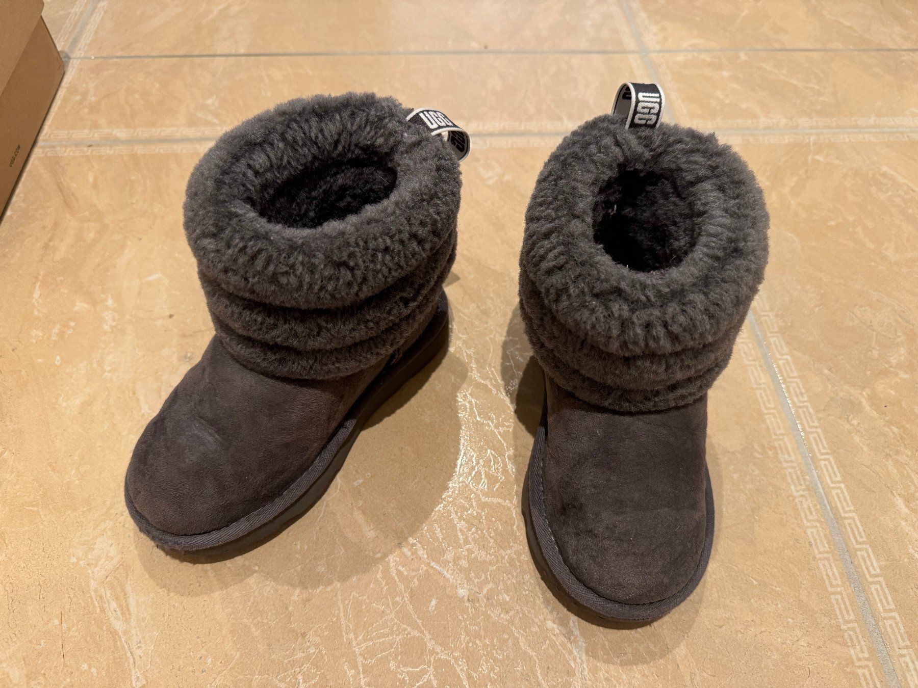 Ugg Scarpe per ragazze: UGG warme Schuhe, 28.5 – Usato da Klingnau venduto da Markus14 1