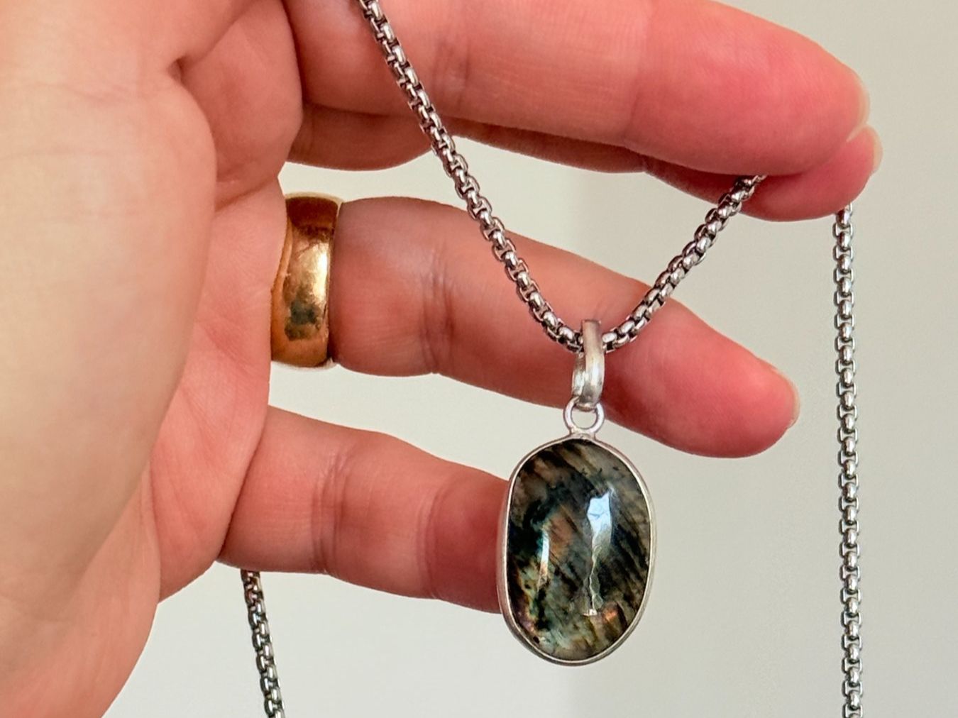 Colliers: Labradorite necklace – Neuf avec emballage d'origine à Genève par AGBERG 1
