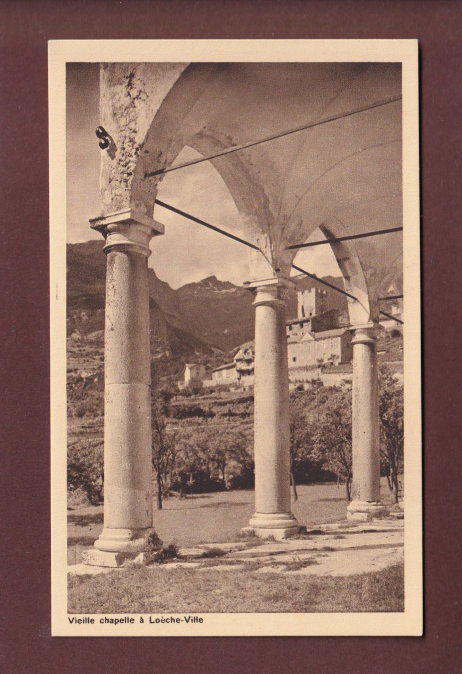 Cartoline postali: LOECHE-VILLE - Vieille Chapelle – Usato da Pully venduto da nicecards-shop