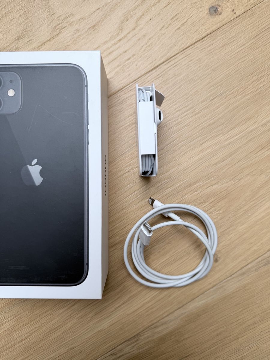 Apple Telefoni cellulari / Smartphones: iPhone 11 (128gb) – Usato da Grandvaux venduto da RGKeller 2