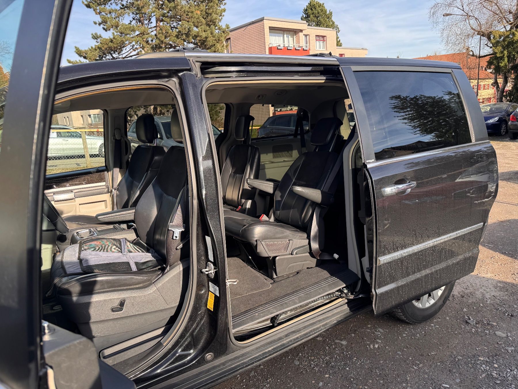 Chrysler Autos: CHRYSLER GdVoyager 2.8D – D'occasion à St. Gallen par AutoSG 6