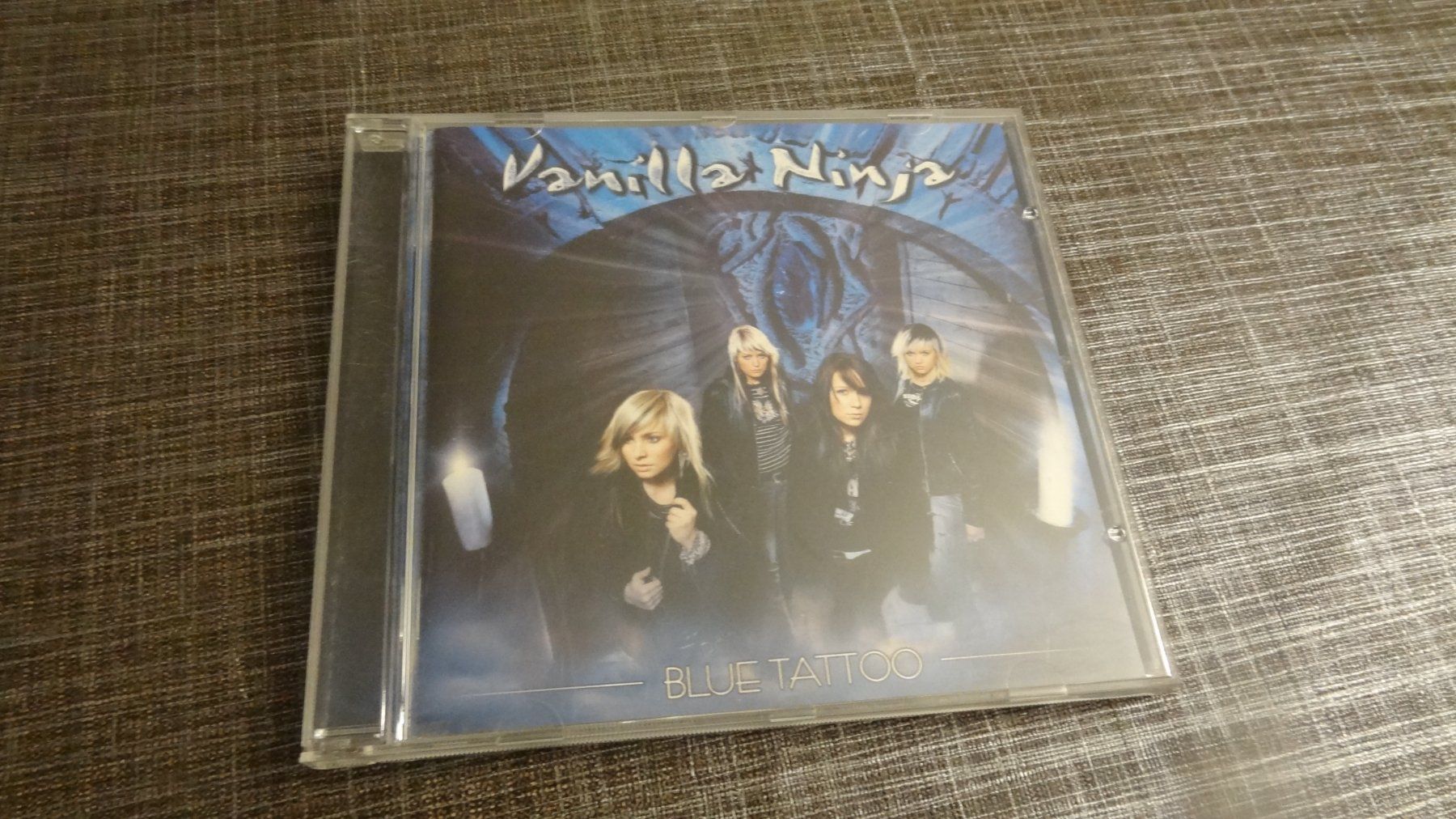 CD: Vanilla Ninja - Blue Tattoo CD – Usato da Olten venduto da Disc-Ausverkauf