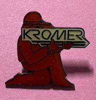 Pin Kromer Anstecker Emaille rot-gelb