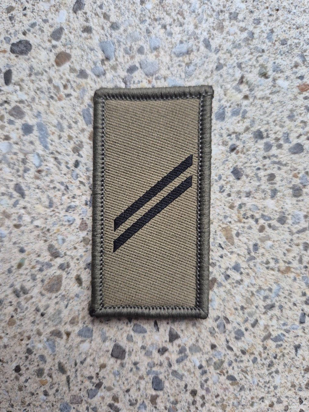 Schweizer Armee Placchette & Badge: *** Gradabzeichen Taz Gefreiter mit klett *** – Nuovo e nell'imballaggio originale da Riedholz venduto da fr_sIruP