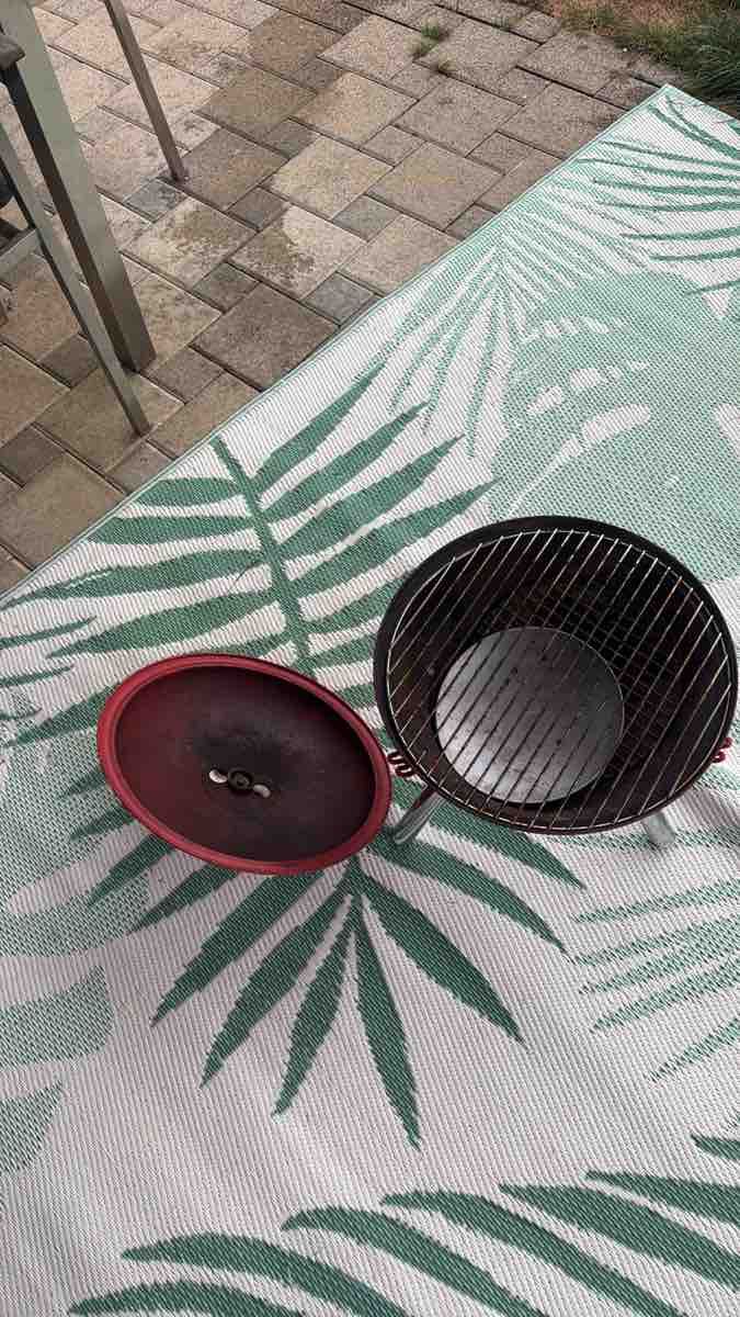 Griglie: Round Portable Charcoal Grill used – Usato da Zell ZH venduto da ShaneN