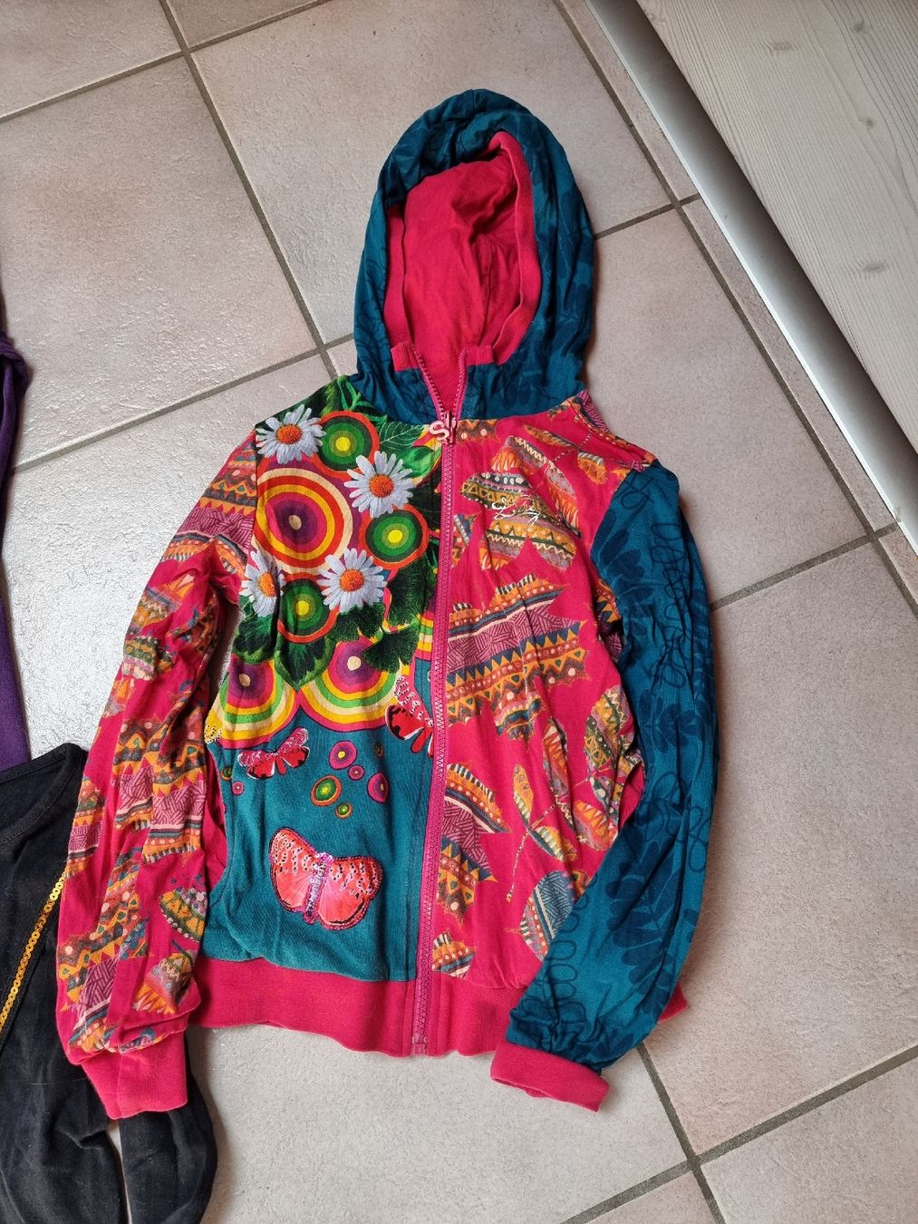 Desigual Lotti & Set di vestiti: Lot Desigual pour filles – Usato da st-Léonard venduto da Pegaze0 2