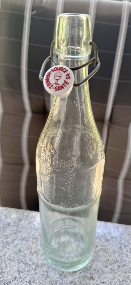 Gläser, Krüge & Flaschen: Source Henniez-Santé S.A. Glasflasche, 1964 – Gebraucht aus Magden von Ireg59