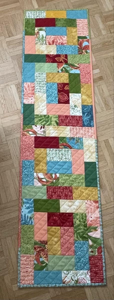 Stoffe: Chemin de table patchwork multicolore fait main – Neu und originalverpackt aus La Chaux-de-Fonds von NathalieM07 3