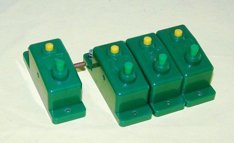 Trix Modellini di ferrovie: TRIX H0+N 6595  Doppelfunktionsschalter grün,  pro Stück – Usato da Brüttisellen venduto da Rentner44zh