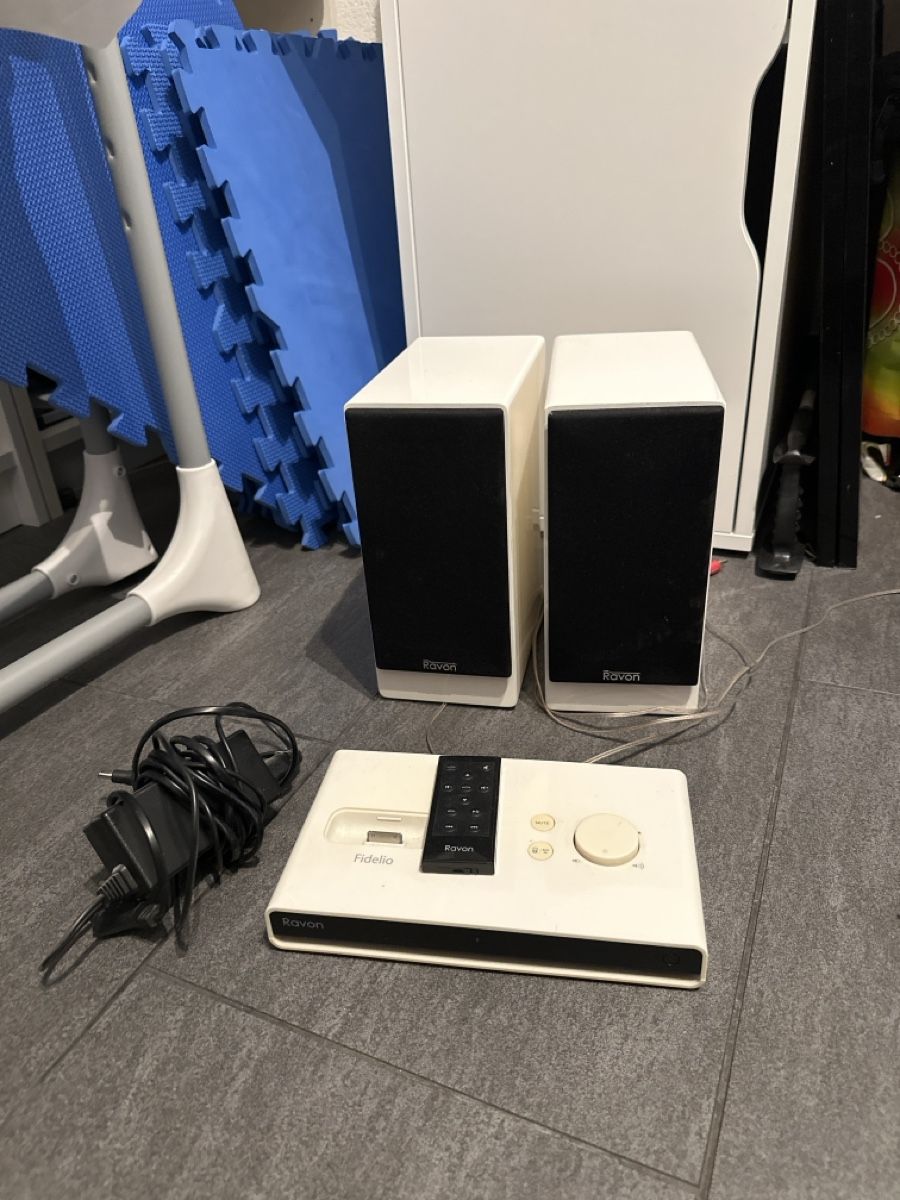 Docking station: Ravon Lautsprecher Dockingstation Netzteil weiss ge – Usato da Neuenhof venduto da Rocadee