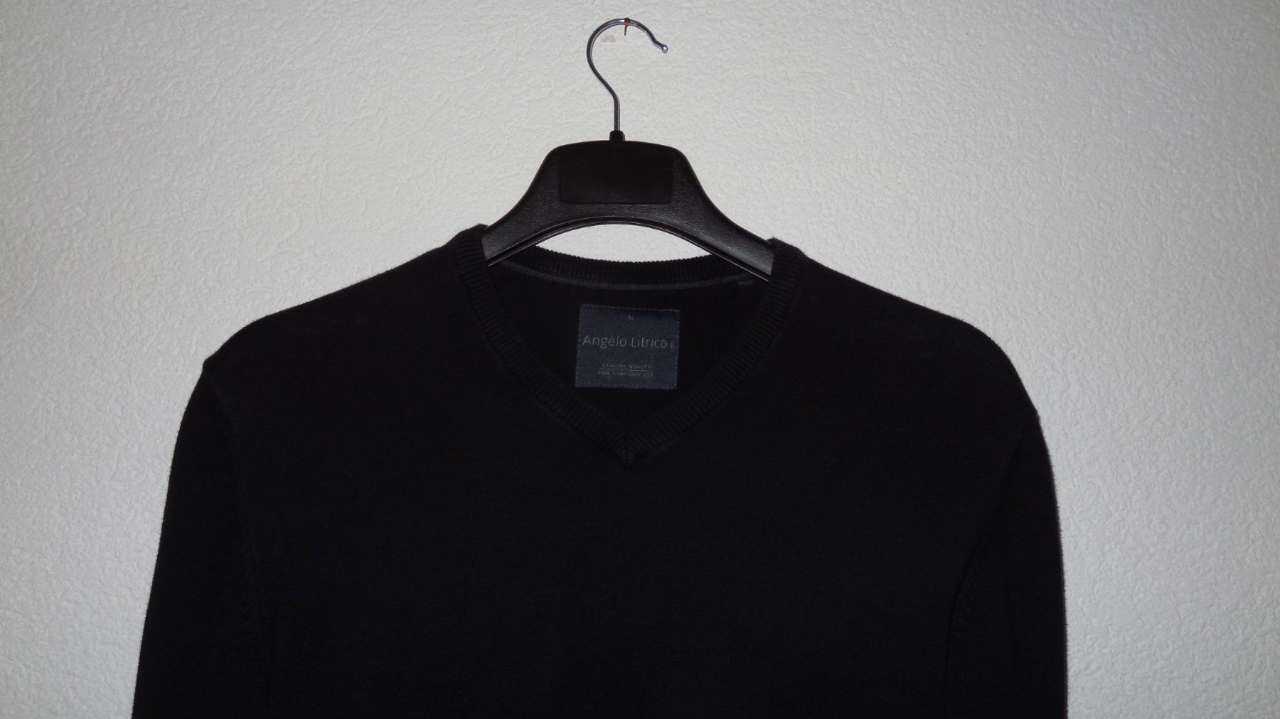 C&A Maglioni & Felpe: Angelo Litrico Herrenpullover mit V-Ausschnitt Grösse M – Usato da Winterthur venduto da Blueedition 1