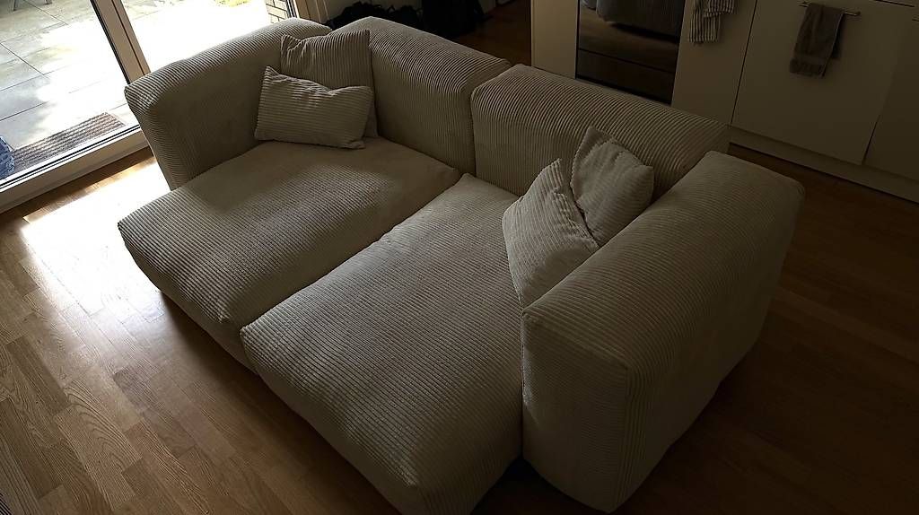 Divani: WUUN Luno Sofa | Modular | Vetsak Style | Cord Sofa Beige – Usato da Basel venduto da don_q6cn 1